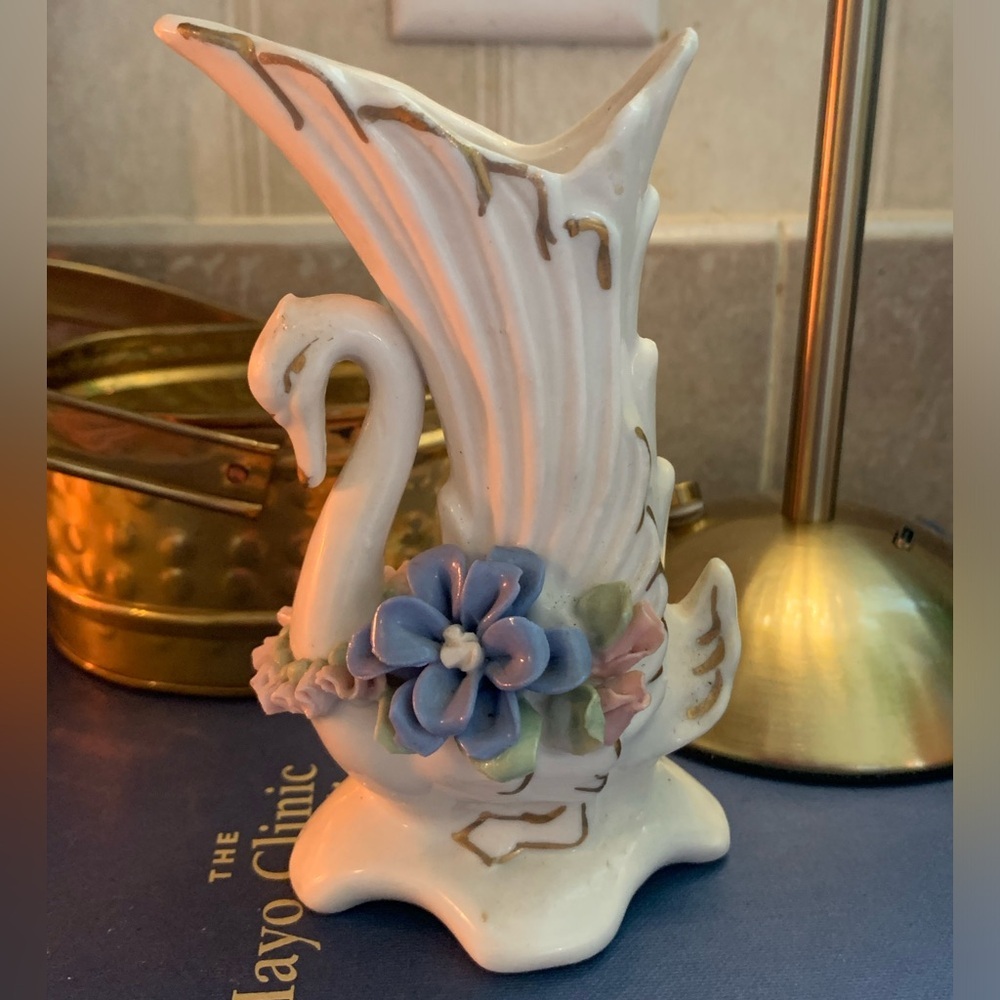 Vintage Porcelain Swan Flower Vase. 3D Adorements & Flowers. Gold Trim.